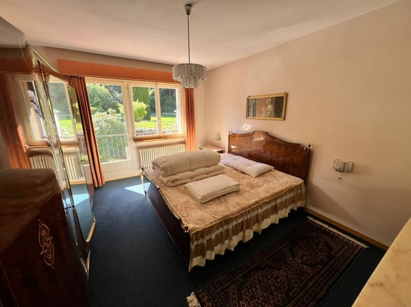 Casa di 1 locali + spazio commerciale + rustico + terreno 10