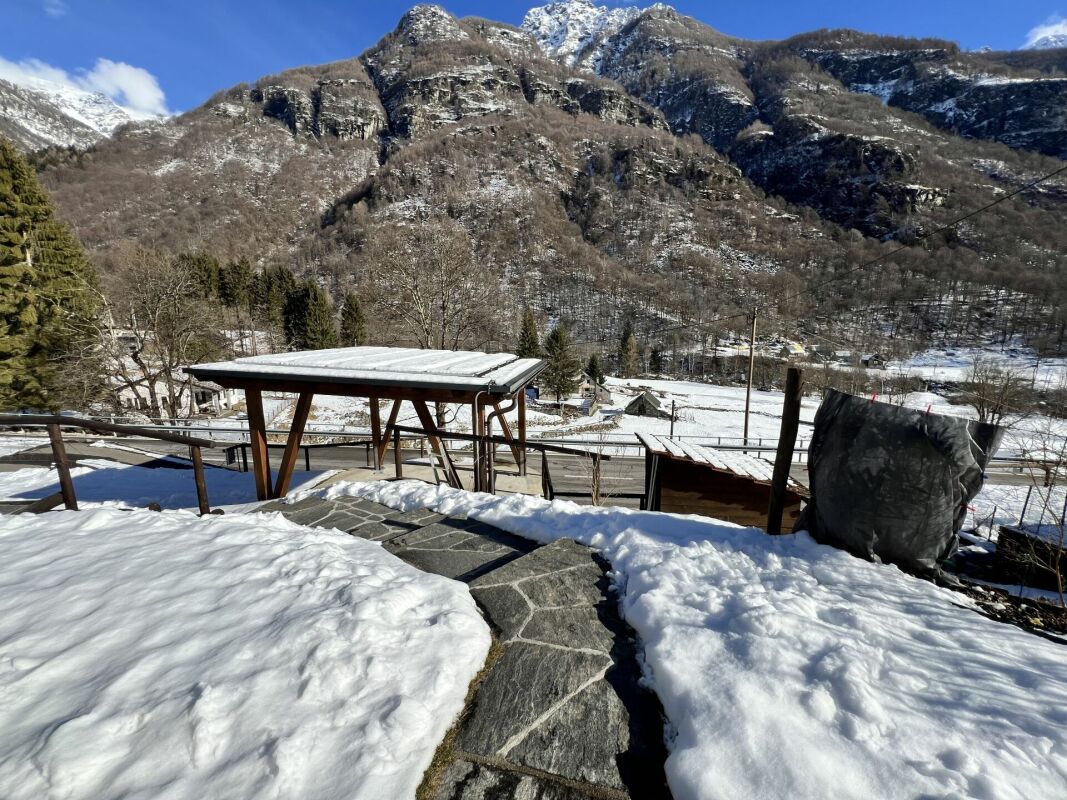 Casa Unifamiliare di 4.5 locali con giardino e terreno