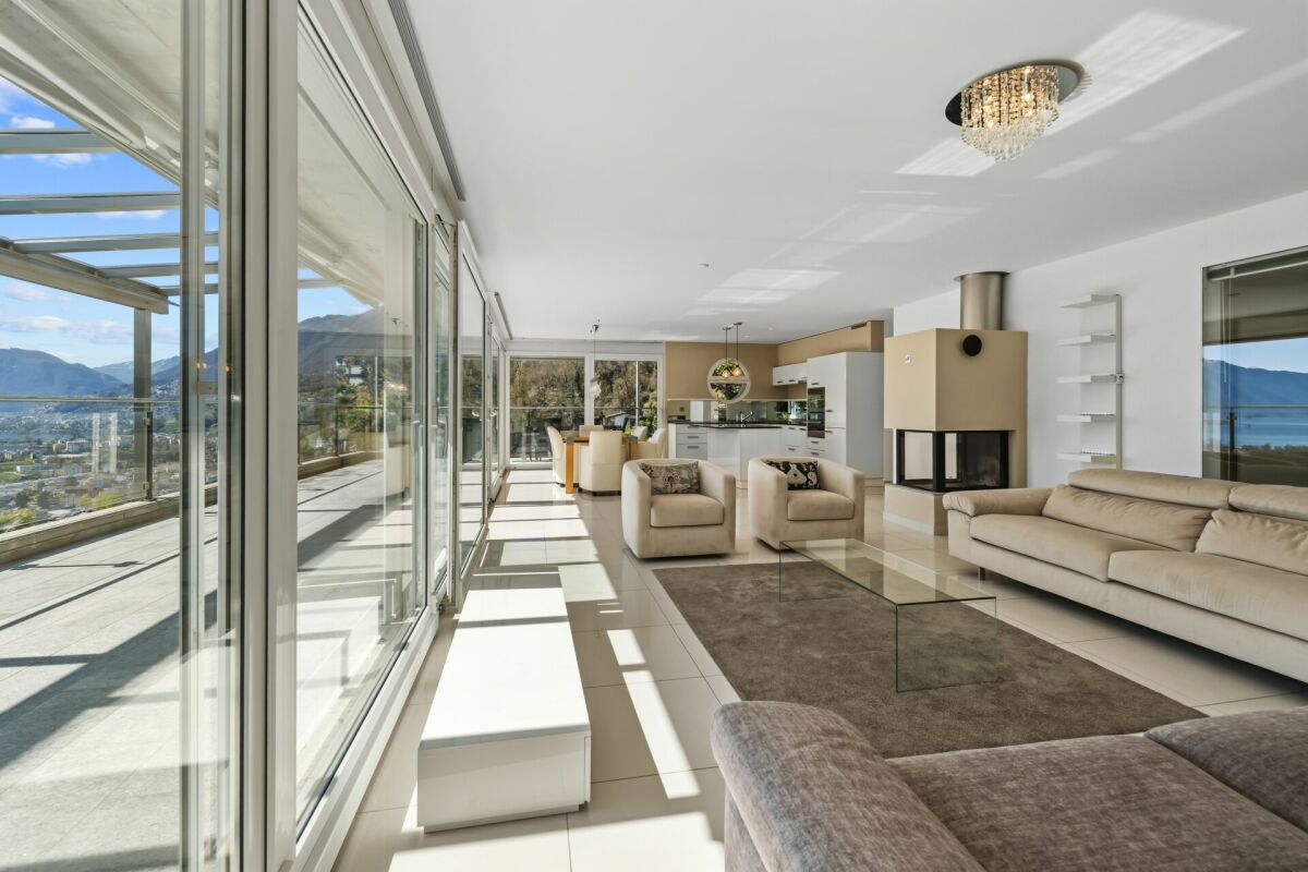 Appartamento 5.5 locali con piscina e vista mozzafiato