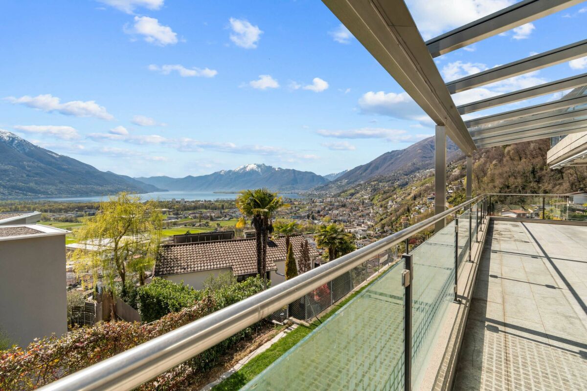 Appartamento 5.5 locali con piscina e vista mozzafiato