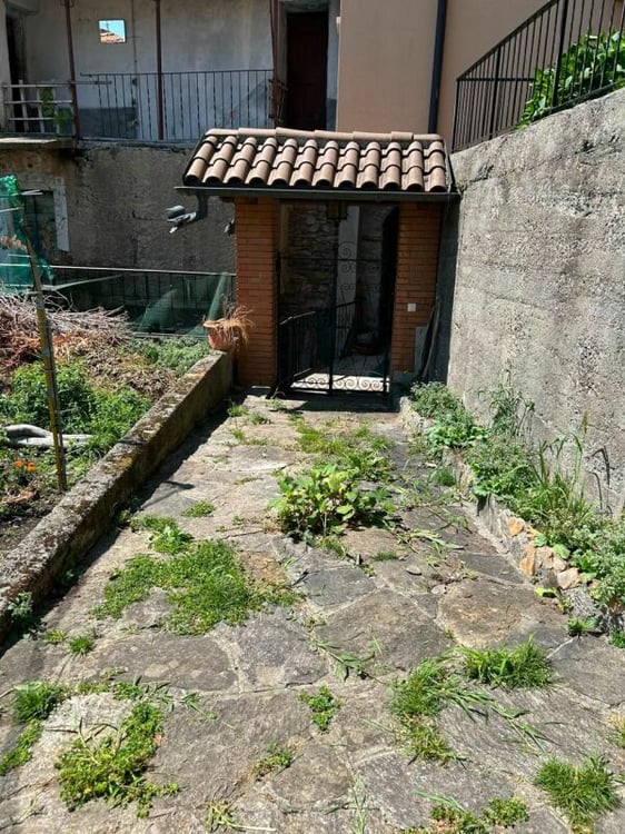5-Zimmer-Haus mit ausbaubarem Dachgeschoss, Innenhof und Garten 4
