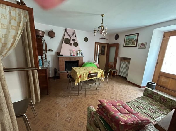 5-Zimmer-Haus mit ausbaubarem Dachgeschoss, Innenhof und Garten 6