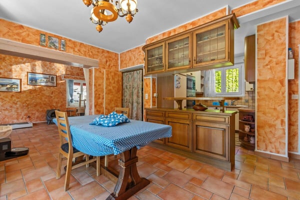 Prestigiosa villa bifamiliare con piscina e grottino 7