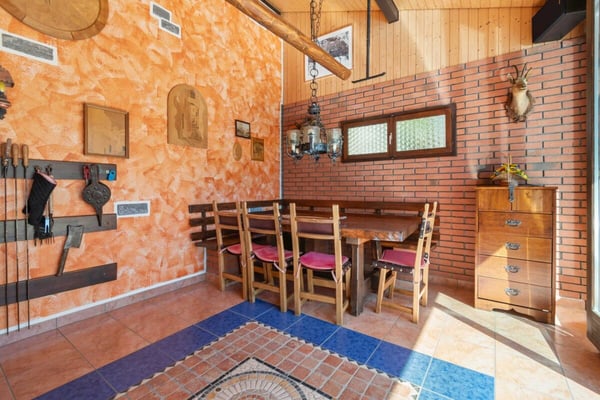 Prestigiosa villa bifamiliare con piscina e grottino 17
