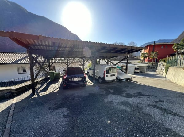 Prestigiosa villa bifamiliare con piscina e grottino 25