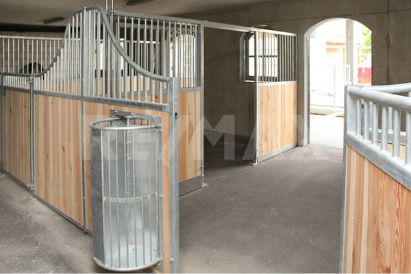 Charmante Liegenschaft mit 7 Wohnungen, 4 Pferdeboxen mit Auslauf, und luxuriösem Wellness-Refugium 11