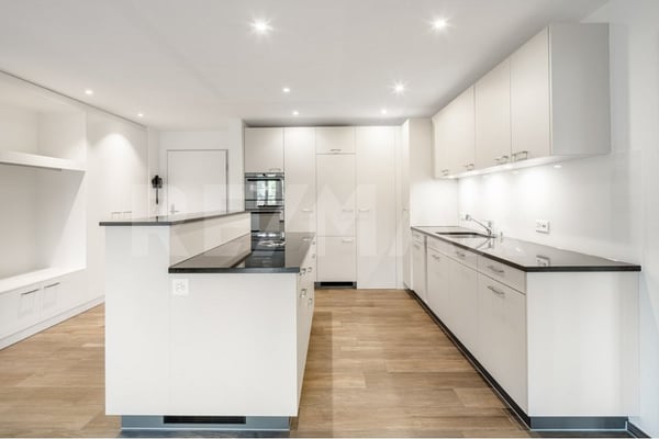 Charmante Liegenschaft mit 7 Wohnungen, 4 Pferdeboxen mit Auslauf, und luxuriösem Wellness-Refugium 5