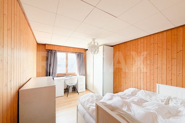 Dreifamilienhaus mit Gewerbefläche - in gemischter Wohn- und Gewerbezone 5