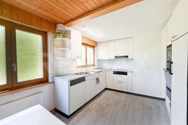 Dreifamilienhaus mit Gewerbefläche - in gemischter Wohn- und Gewerbezone 3