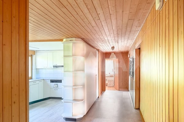 Dreifamilienhaus mit Gewerbefläche - in gemischter Wohn- und Gewerbezone 2