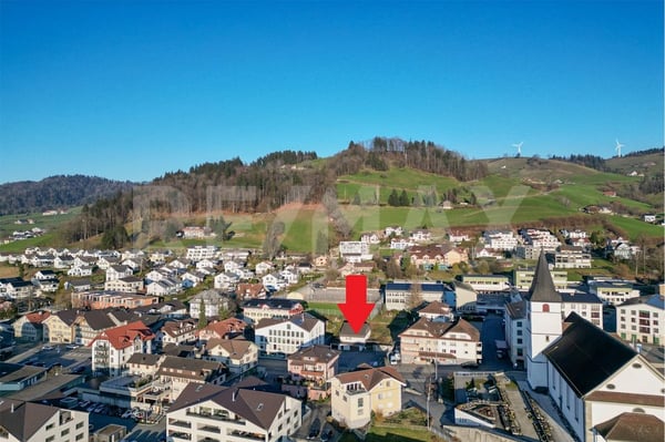 Grosszügige 5½-Zimmer-Wohnung im 1. OG an zentraler Lage 2