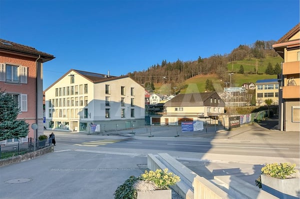 Moderne 2½-Zimmer-Wohnung im 1. OG an zentraler Lage 12
