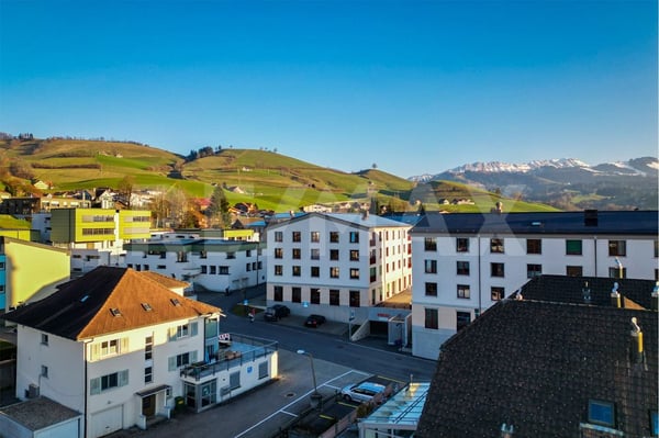 Moderne 2½-Zimmer-Wohnung im 1. OG an zentraler Lage 8
