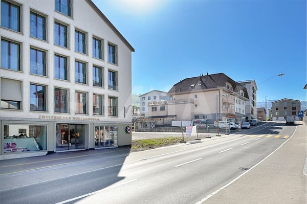 Moderne 2½-Zimmer-Wohnung im 1. OG an zentraler Lage 2