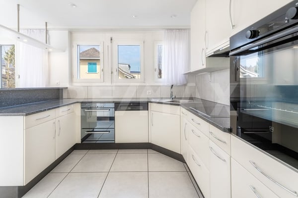 Zentral gelegene 5½-Zimmer-Maisonettewohnung mit Stil 6