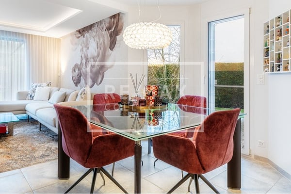 Stilvolles  3½-Zimmer-Doppeleinfamilienhaus mit hochwertigem Ausbaustandard 3