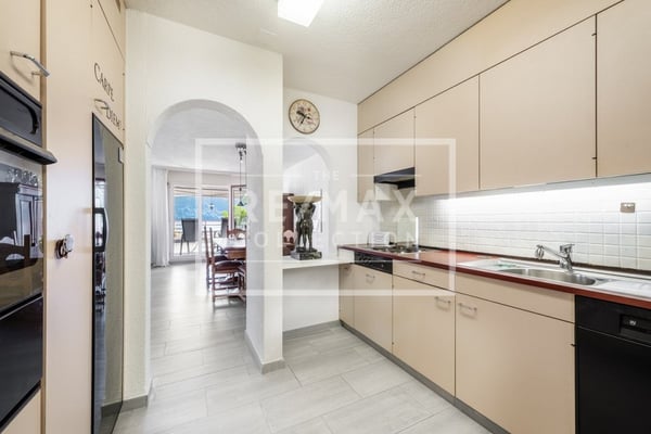Exklusive 4½-Zimmer Maisonette-Wohnung mit spektakulärer See- und Bergsicht 9