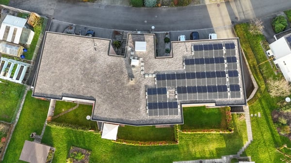 1.5-Attikawohnung mit Gemeinschaftspool und Sauna 11