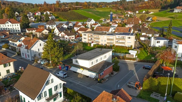 1.5-Attikawohnung mit Gemeinschaftspool und Sauna 2