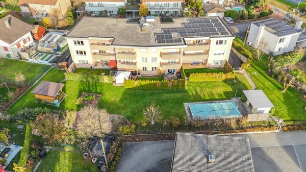 1.5-Attikawohnung mit Gemeinschaftspool und Sauna 10