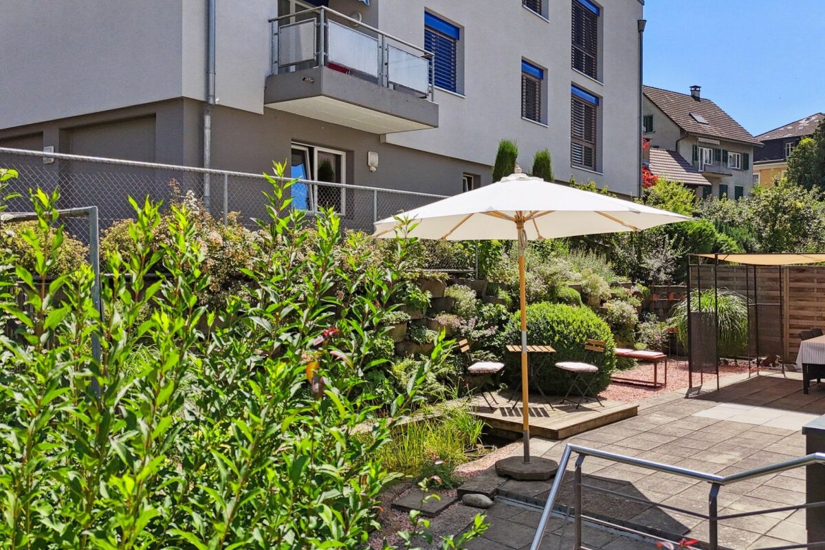 Terrasse im Grünen, Stadtgefühl im Rücken - Platz ohne Ende