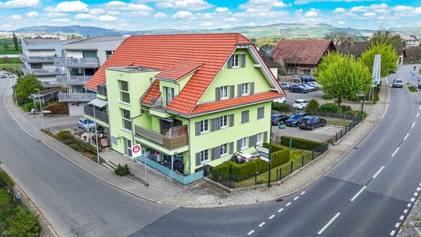 Klein wohnen. Gross geniessen. 2.5-Zimmerwohnung in Mauensee 7