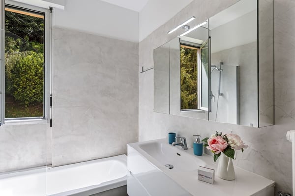 Modern 3.5-Room Apartment with Lake Proximity in Bissone (4 months minimum) 7