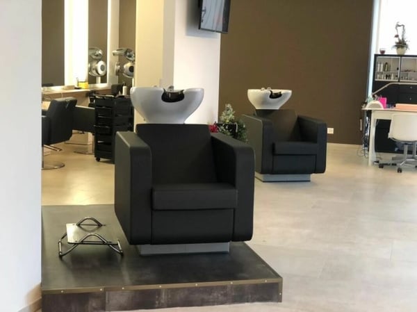 Verwirklichen Sie sich Ihren Traum mit diesem möblierten Coiffeursalon 3
