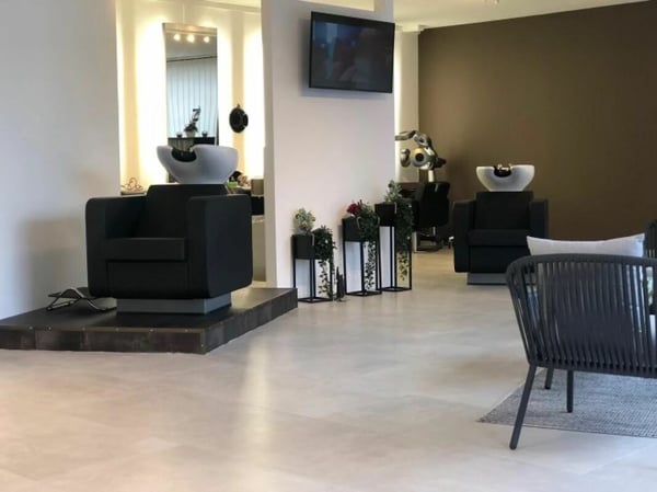 Verwirklichen Sie sich Ihren Traum mit diesem möblierten Coiffeursalon 4