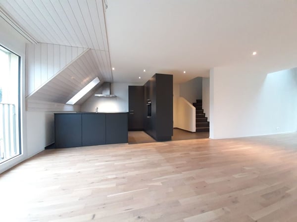 Moderne 5.5-Zimmer-Maisonette-Wohnung an zentraler Lage