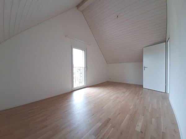 Moderne 5.5-Zimmer-Maisonette-Wohnung an zentraler Lage 7
