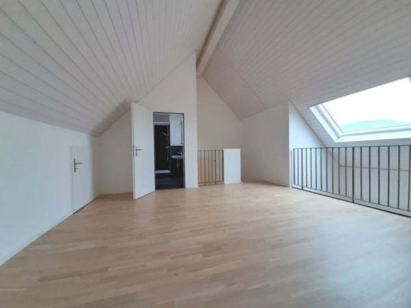 Moderne 5.5-Zimmer-Maisonette-Wohnung an zentraler Lage 6