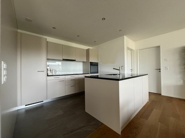 Moderne und lichtdurchflutete 3.5-Zimmer-Parterrewohnung 3
