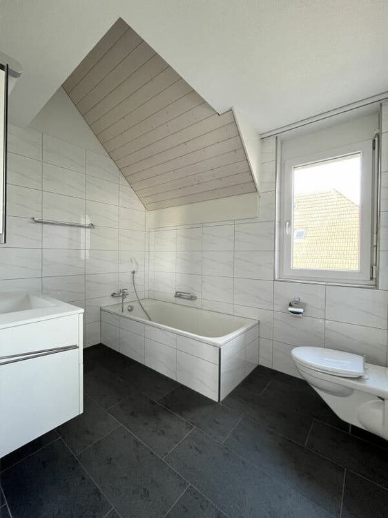 Helle und charmante 5.5-Zimmer-Dachwohnung 9