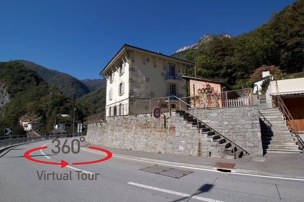 Edificio storico, con più appartamenti, nel cuore delle Centovalli. 1