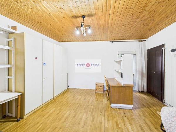 Casa di nucleo con terreno edificabile e rustico 6