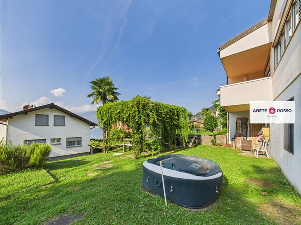 Condominio con 3 VILLETTE A SCHIERA su vista panoramica 6