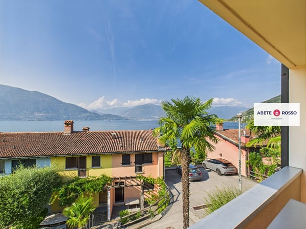 Condominio con 3 VILLETTE A SCHIERA su vista panoramica 10