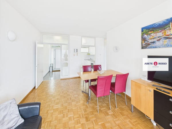 Condominio con 3 VILLETTE A SCHIERA su vista panoramica 13