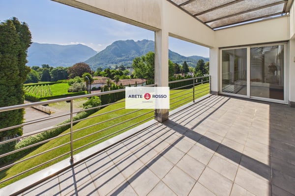 Splendido attico di 4.5 locali con vista e 1 monolocale separato - Collina d'Oro 32