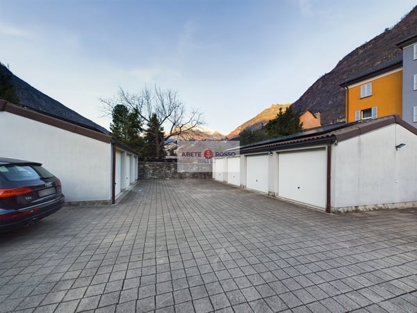 Ampio BILOCALE in stile MODERNO, con grande BALCONE, recentemente RINNOVATO 12