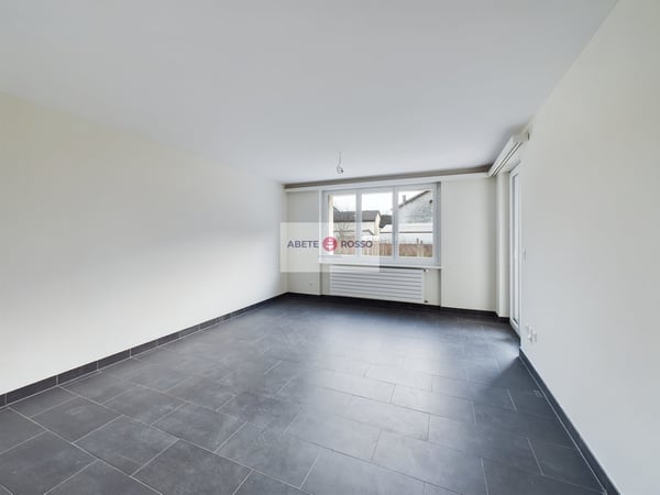 Ampio BILOCALE in stile MODERNO, con grande BALCONE, recentemente RINNOVATO 6