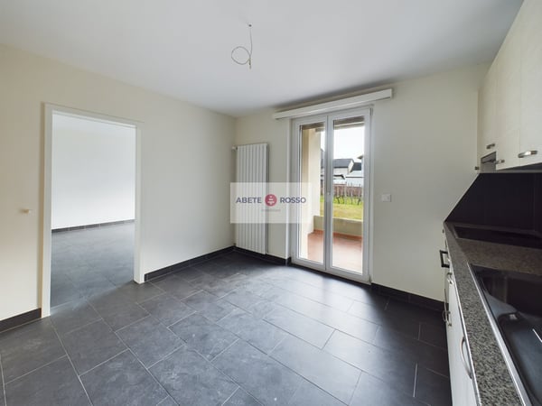 Ampio BILOCALE in stile MODERNO, con grande BALCONE, recentemente RINNOVATO 4