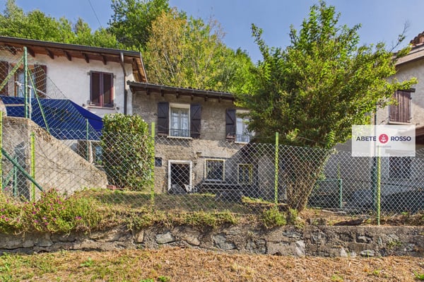 Rustico con terrazza e prato nel cuore della soleggiata Valcolla. 6