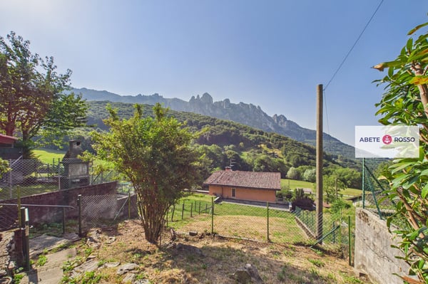 Rustico con terrazza e prato nel cuore della soleggiata Valcolla. 10