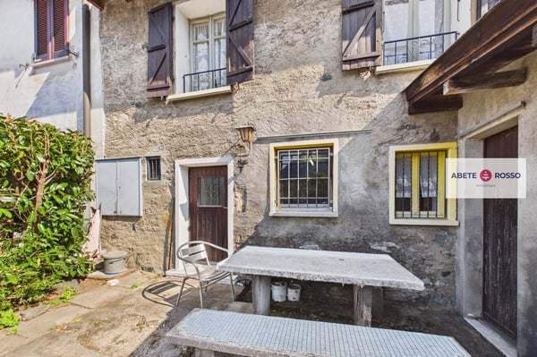 Rustico con terrazza e prato nel cuore della soleggiata Valcolla. 9