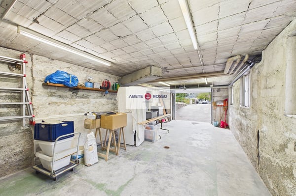 Casa con 2 appartamenti e giardino, in zona strategica, con prospettive di miglioramento 25