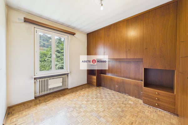 Casa con 2 appartamenti e giardino, in zona strategica, con prospettive di miglioramento 21
