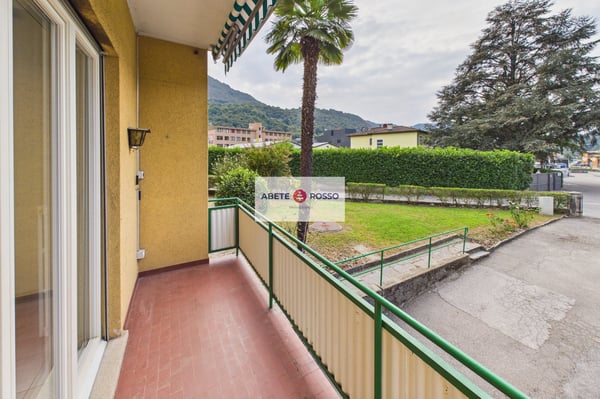 Casa con 2 appartamenti e giardino, in zona strategica, con prospettive di miglioramento 7