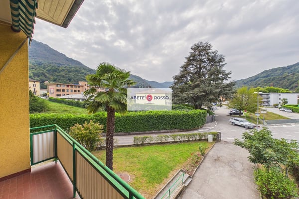 Casa con 2 appartamenti e giardino, in zona strategica, con prospettive di miglioramento 18